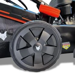 FUXTEC Grasmaaier Benzine - 51cm - 4-takt - 170cc - Zelfrijdend / Zelftrekkend /achterwielaandrijving - Mulchfunctie - Opvangbak 60L - FX-RM5170 11 FUXTEC Grasmaaier Benzine - 51cm - 4-takt - 170cc - Zelfrijdend / Zelftrekkend /achterwielaandrijving - Mulchfunctie - Opvangbak 60L - FX-RM5170 -Tuingereedschaps Winkel 1200x1177 2