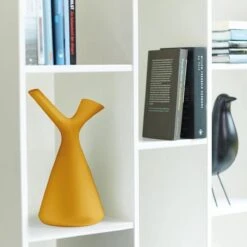 Elho Plunge Gieter 20 - Gieter Voor Binnenaccessoires - Ø 15.0 X H 29.5 Cm - Geel/Oker 6 Elho Plunge Gieter 20 - Gieter Voor Binnenaccessoires - Ø 15.0 X H 29.5 Cm - Geel/Oker -Tuingereedschaps Winkel 1200x1200 1059