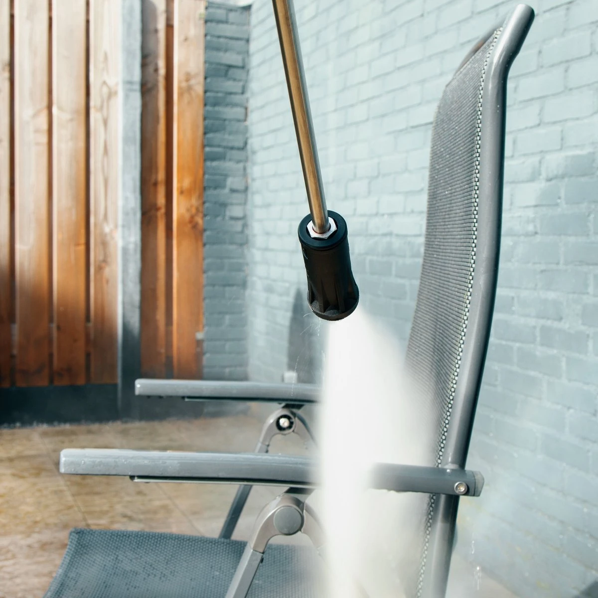 VONROC PRO Hogedrukreiniger V25-2 – 2500W – 195 Bar – 468 L/h – Duurzame Inductiemotor – Incl. 8m Slang, Slanghaspel, Terrasreiniger, Reinigingstank En Meer 9 VONROC PRO Hogedrukreiniger V25-2 – 2500W – 195 Bar – 468 L/h – Duurzame Inductiemotor – Incl. 8m Slang, Slanghaspel, Terrasreiniger, Reinigingstank En Meer - Afbeelding 9