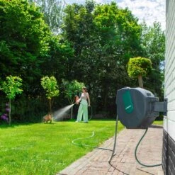 VONROC Automatische Slanghaspel – Incl. 25m Tuinslang, Aansluitslang, Spuitstuk, Koppelingen & Kraanaansluiting -Tuingereedschaps Winkel 1200x1200 702
