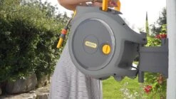 Hozelock AutoReel Slangenhouder / Wandslangbox 20m - Ø12,5mm -Tuingereedschaps Winkel 1200x675 35