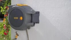 Hozelock AutoReel Slangenhouder / Wandslangbox 20m - Ø12,5mm -Tuingereedschaps Winkel 1200x675 36