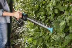 GARDENA - EasyCut 420/45 - Heggenschaar (gemotoriseerd) - Meslengte 45cm - Tandmes Opening 18mm -Tuingereedschaps Winkel 1200x799 17