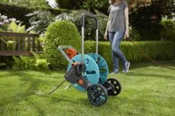 GARDENA - AquaRoll M CleverRoll Easy Slangenwagen - Maximaal 60 Meter - Inklapbare Zwengel -Tuingereedschaps Winkel 1200x799 182