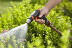 GARDENA - Comfort Reinigingsbroes - Spuitpistool - Traploos Instelbaar -Tuingereedschaps Winkel 1200x799 202