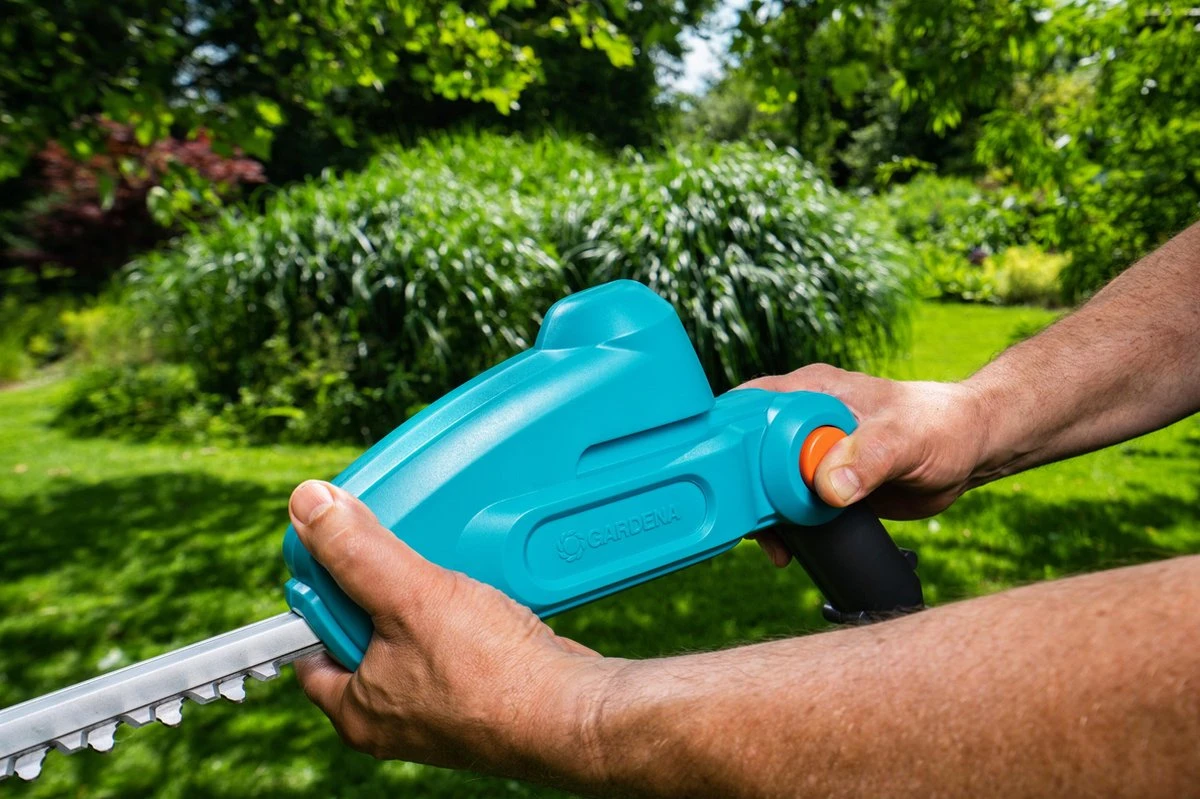 GARDENA - THS 42/18v Accu - Heggenschaar - 42cm - Met Draaibare Kop 2 GARDENA - THS 42/18v Accu - Heggenschaar - 42cm - Met Draaibare Kop - Afbeelding 2