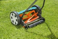 GARDENA Kooimesmaaier 330 Grasmaaier - Maaibreedte 33 Cm - Gazons Tot Ca. 150 M² 16 GARDENA Kooimesmaaier 330 Grasmaaier - Maaibreedte 33 Cm - Gazons Tot Ca. 150 M² -Tuingereedschaps Winkel 1200x799 44