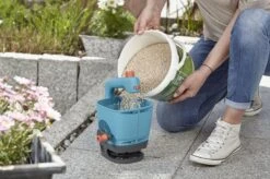 GARDENA - Handstrooier M - Strooikar- 100m2 - 1.8 Liter 17 GARDENA - Handstrooier M - Strooikar- 100m2 - 1.8 Liter -Tuingereedschaps Winkel 1200x799 51