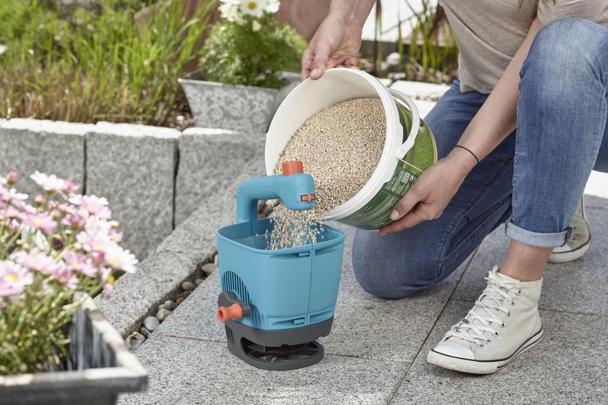 GARDENA - Handstrooier M - Strooikar- 100m2 - 1.8 Liter 8 GARDENA - Handstrooier M - Strooikar- 100m2 - 1.8 Liter - Afbeelding 8