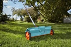 GARDENA Combisysteem Strooiwagen - 40 Cm Strooibreedte - Inhoud 3 Liter - Geschikt Voor 100m² -Tuingereedschaps Winkel 1200x799 53