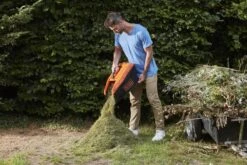 Black & Decker BLACK+DECKER BCMW3318L2-QW Grasmaaier - 18V - 33cm - Incl. 2 Accu's En Lader 17 Black & Decker BLACK+DECKER BCMW3318L2-QW Grasmaaier - 18V - 33cm - Incl. 2 Accu's En Lader -Tuingereedschaps Winkel 1200x800 126