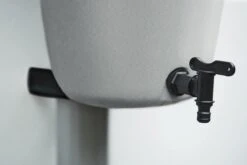 Elho Green Basics Rain Catcher 33 - Regenton Voor Balkonbuiten - Ø 33.5 X H 73.5 Cm - Grijs/Living Concrete -Tuingereedschaps Winkel 1200x800 295