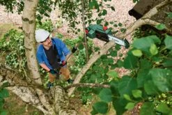 Bosch UniversalHedgePole 18 Heggenschaar Op Steel - Met 18 V Accu En Lader -Tuingereedschaps Winkel 1200x800 32