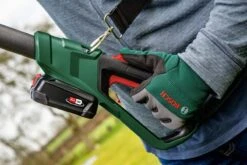 Bosch UniversalHedgePole 18 Heggenschaar Op Steel - Met 18 V Accu En Lader -Tuingereedschaps Winkel 1200x800 33