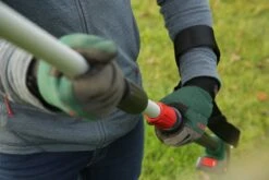 Bosch UniversalHedgePole 18 Heggenschaar Op Steel - Met 18 V Accu En Lader -Tuingereedschaps Winkel 1200x800 38