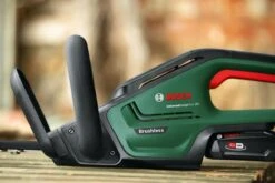 Bosch UniversalHedgeCut 18-50 Heggenschaar - Met 18 V Accu En Lader 14 Bosch UniversalHedgeCut 18-50 Heggenschaar - Met 18 V Accu En Lader -Tuingereedschaps Winkel 1200x800 48