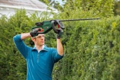 Bosch UniversalHedgeCut 18-55 Heggenschaar - Zonder 18V Accu En Oplader -Tuingereedschaps Winkel 1200x800 76