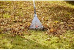 GARDENA Combisysteem Bladhark Hark - Werkbreedte Verstelbaar 30/50 Cm - Aanbevolen Steellengte 130 Cm -Tuingereedschaps Winkel 1200x823 4