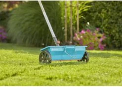 GARDENA Combisysteem Strooiwagen - 40 Cm Strooibreedte - Inhoud 3 Liter - Geschikt Voor 100m² -Tuingereedschaps Winkel 1200x859 1