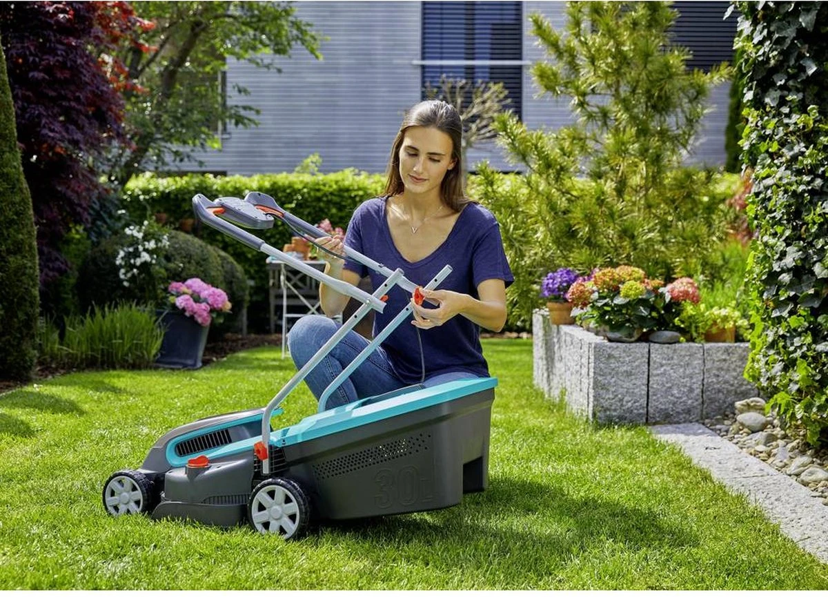 GARDENA - PowerMax 32/36V P4A Ready To Use Set - Grasmaaier (gemotoriseerd) - Maaihoogte 60mm - Snijbreedte 32 Cm 5 GARDENA - PowerMax 32/36V P4A Ready To Use Set - Grasmaaier (gemotoriseerd) - Maaihoogte 60mm - Snijbreedte 32 Cm - Afbeelding 5