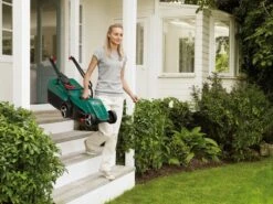 Bosch ARM 32 Grasmaaier - 1200 W 8 Bosch ARM 32 Grasmaaier - 1200 W -Tuingereedschaps Winkel 1200x899 2