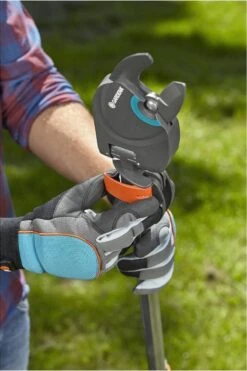 GARDENA - Comfort Takkenschaar StarCut 160 - Snoeischaar - Reikwijdte Ca. 3.5 M - Max Knipdiameter 32 Mm 15 GARDENA - Comfort Takkenschaar StarCut 160 - Snoeischaar - Reikwijdte Ca. 3.5 M - Max Knipdiameter 32 Mm -Tuingereedschaps Winkel 799x1200 12