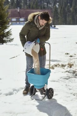 GARDENA Strooiwagen XL Strooikar - 800m2 - 18 Liter 13 GARDENA Strooiwagen XL Strooikar - 800m2 - 18 Liter -Tuingereedschaps Winkel 799x1200 21