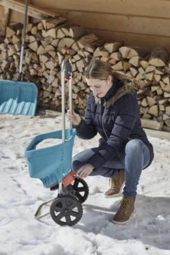 GARDENA Strooiwagen XL Strooikar - 800m2 - 18 Liter 14 GARDENA Strooiwagen XL Strooikar - 800m2 - 18 Liter -Tuingereedschaps Winkel 799x1200 22