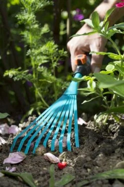 GARDENA Combisystem Bladharkje - Werkbreedte 12 Cm - 25 Jaar Garantie -Tuingereedschaps Winkel 800x1200 16