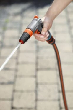 GARDENA - Comfort Reinigingsbroes - Spuitpistool - Traploos Instelbaar -Tuingereedschaps Winkel 800x1200 93