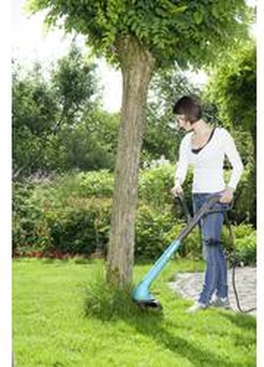 GARDENA - SmallCut Trimmer 300/23 - Grastrimmer (gemotoriseerd) - 300W - Maaibreedte 23 Cm 10 GARDENA - SmallCut Trimmer 300/23 - Grastrimmer (gemotoriseerd) - 300W - Maaibreedte 23 Cm - Afbeelding 10